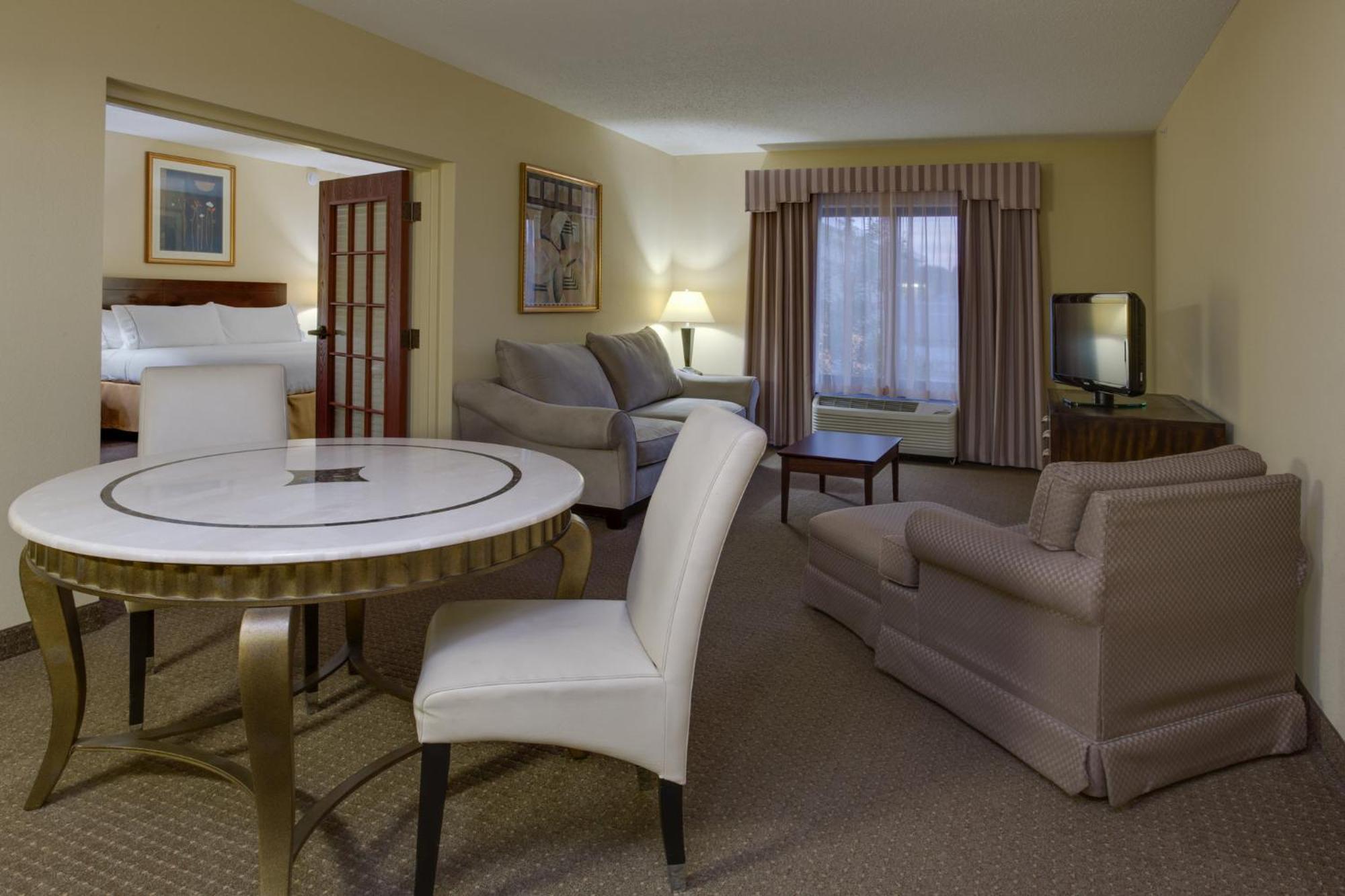 Holiday Inn Express & Suites Sebring By Ihg Exterior foto